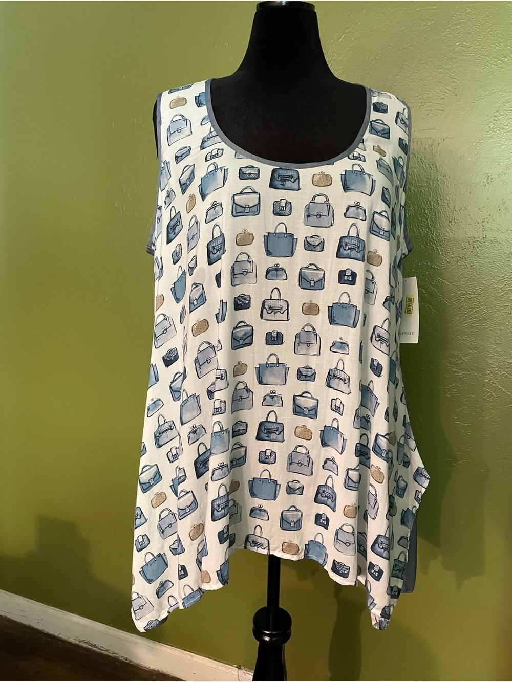 Sleeveless Blouse with Scoop Neck and Handbag Print